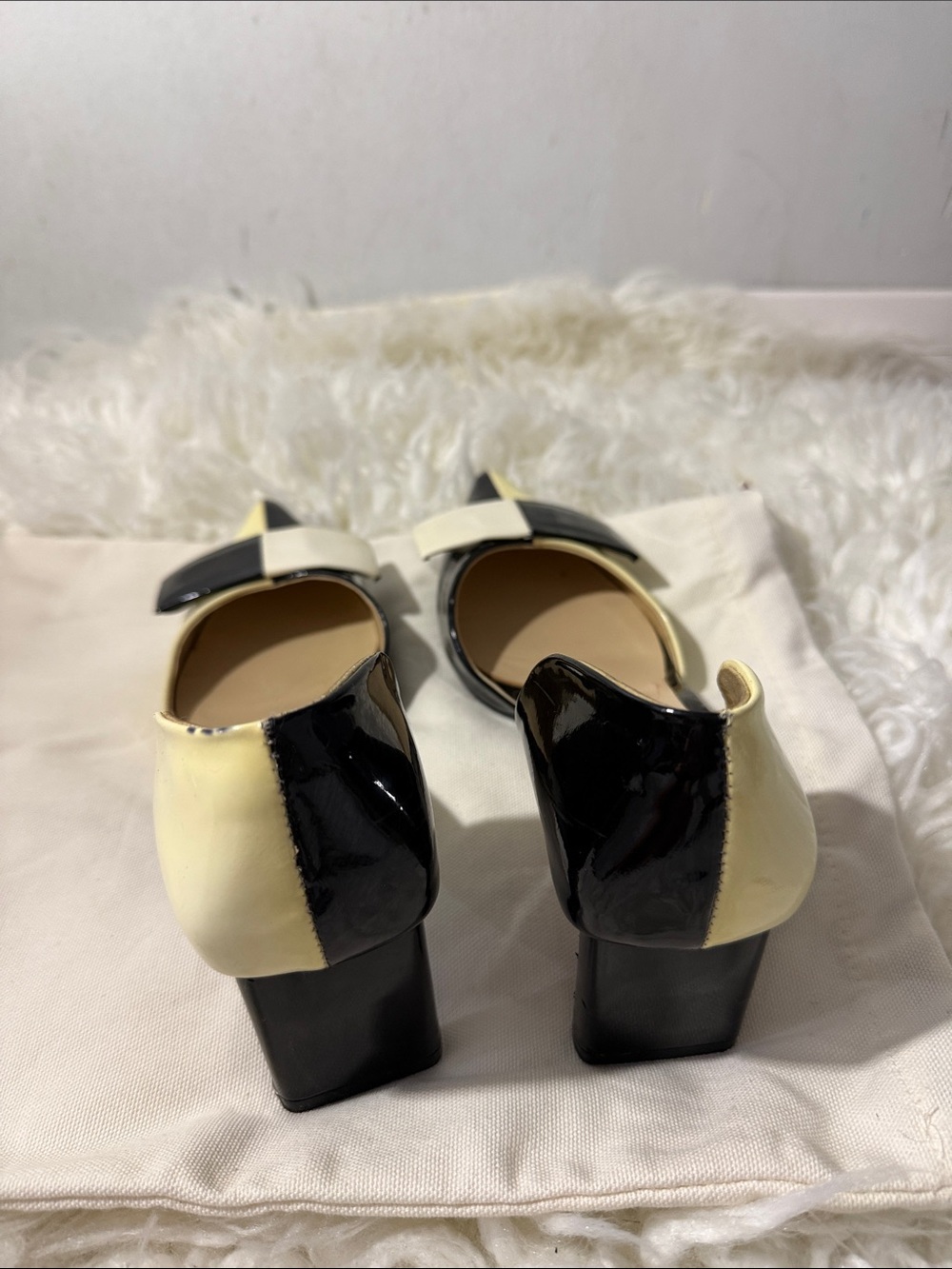 Louis Vuitton Two-Tone Pointed Toe Pumps in Black and White size 39 or 8.5 - Picture 7 of 13